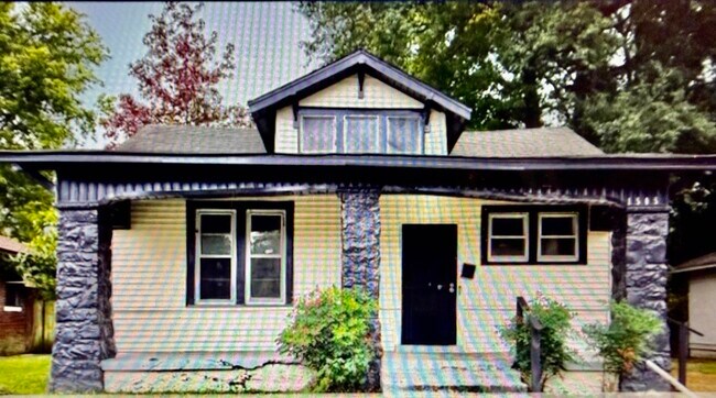 property at 1505 Netherwood Ave