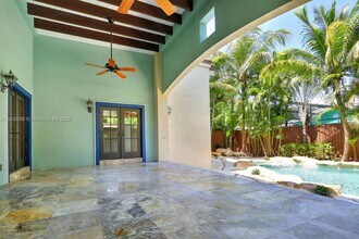 2527 Inagua Ave in Miami, FL - Building Photo - Building Photo