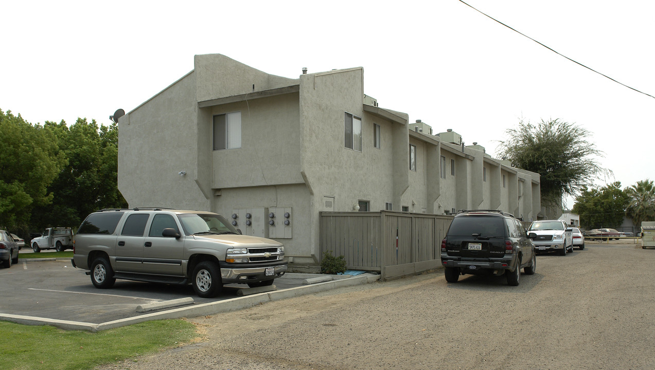 Sunset Chase in Bakersfield, CA - Building Photo