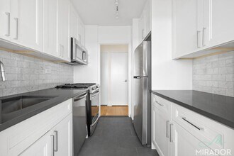 145 W 67th St in New York, NY - Building Photo - Building Photo