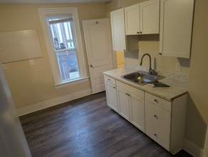 2404 2nd St in Cuyahoga Falls, OH - Building Photo - Building Photo