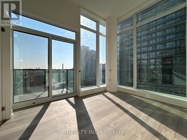 110 Broadway Ave in Toronto, ON - Building Photo - Building Photo