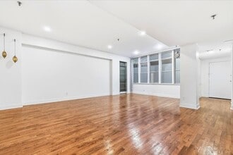 357 Varick St in Jersey City, NJ - Building Photo - Building Photo