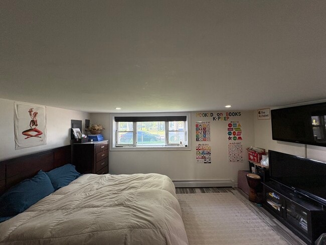 16049 122nd Ave, Unit Apt 2