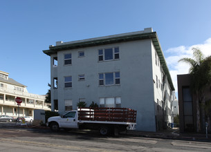 105 Hawthorn St in San Diego, CA - Building Photo - Building Photo