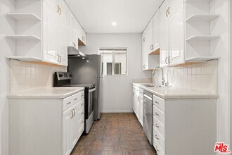 4213 Whitsett Ave in Los Angeles, CA - Building Photo - Building Photo