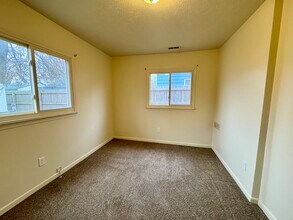 1062 Merton Ave in Akron, OH - Foto de edificio - Building Photo