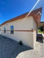 260 NW 11th Ave, Unit 2 in South Bay, FL - Building Photo