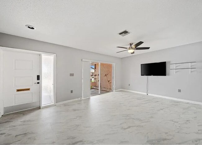 5428 Larchmont Ct in Pinellas Park, FL - Building Photo - Building Photo