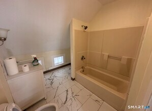 149 Glen St in New Britain, CT - Building Photo - Building Photo