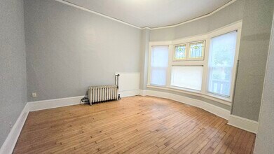 2817 N Cramer St, Unit 2819 in Milwaukee, WI - Foto de edificio - Building Photo