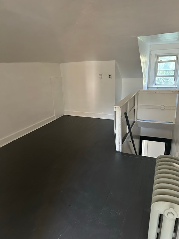 property at 702 Airbrake Ave