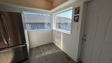 508 SE Walnut St-Unit -8dd3c4f1-a5f2-11ef-9ddc-0aeb9228e86c in Hillsboro, OR - Foto de edificio - Building Photo