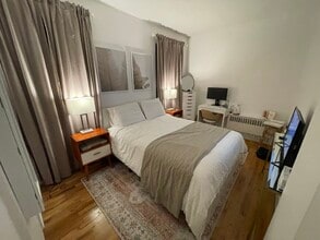 4 W 101st St, Unit #39 in New York, NY - Foto de edificio - Building Photo