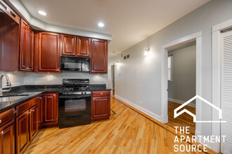2933 N Ridgeway Ave, Unit 1 in Chicago, IL - Building Photo - Building Photo