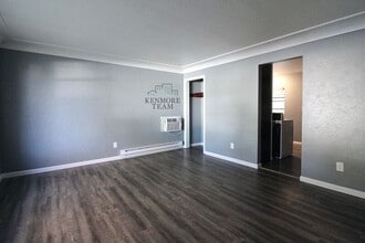 8 N Palouse St in Kennewick, WA - Building Photo - Building Photo