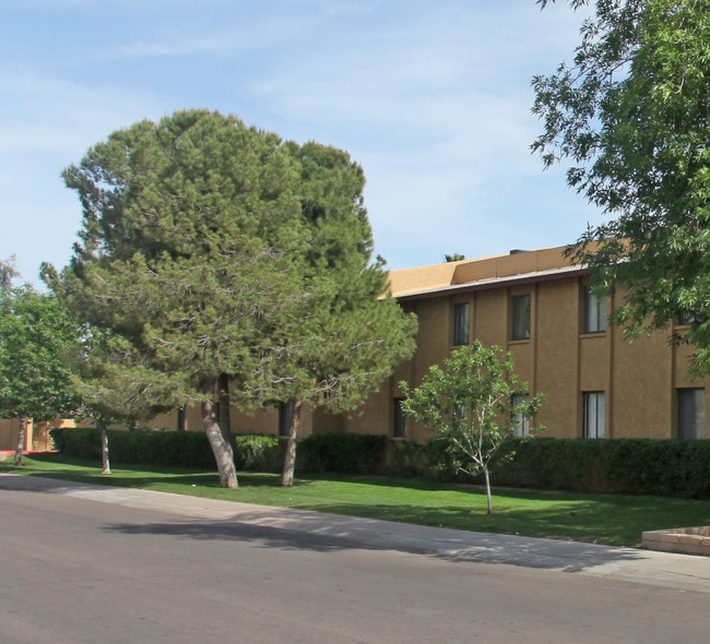 Desert Willow Apartments in Tempe, AZ - Building Photo - Building Photo