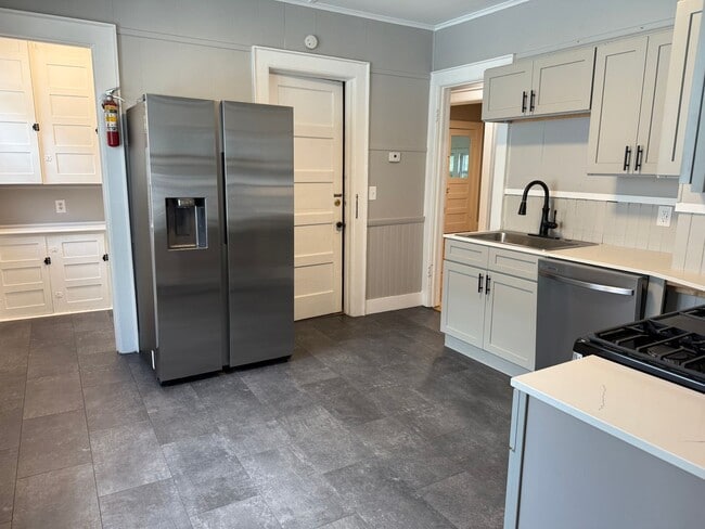 property at 825-827 Westcott St