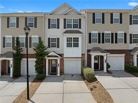 2480 Ivey Crest Cir in Tucker, GA - Building Photo