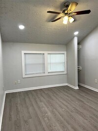 7919 Scanlock St photo'