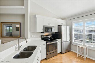 1133 Sweetwater Ln in Naples, FL - Building Photo - Building Photo