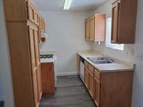 4446 Main St in Shasta Lake, CA - Building Photo - Building Photo