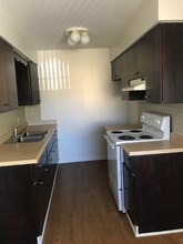 3060 Kathe Ln in Waukegan, IL - Building Photo - Building Photo