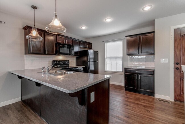 2302 W Deerbrooke Trail in Ozark, MO - Building Photo - Building Photo