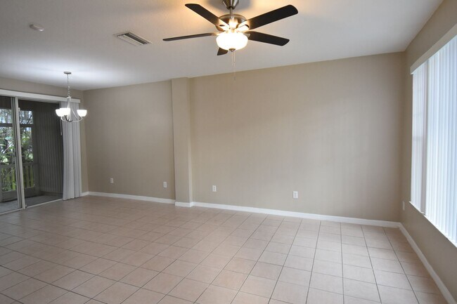 10909 Black Swan Ct in Seffner, FL - Building Photo - Building Photo