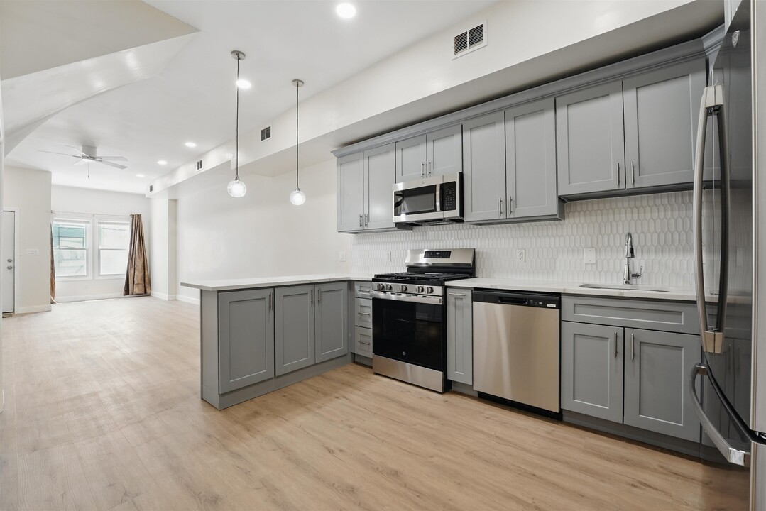 949 Summit Ave in Jersey City, NJ - Building Photo