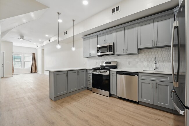 property at 949 Summit Ave
