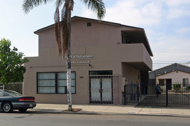 3071-3079 Imperial Ave in San Diego, CA - Foto de edificio - Building Photo