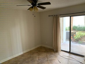 550 S Park Rd, Unit 8-13 in Hollywood, FL - Foto de edificio - Building Photo