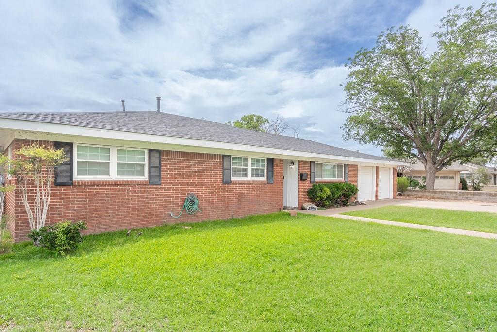 1703 Laurel Ave in Odessa, TX - Building Photo