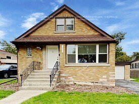 10933 S Tripp Ave in Oak Lawn, IL - Building Photo