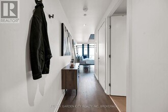 60 Colborne St in Toronto, ON - Building Photo - Building Photo