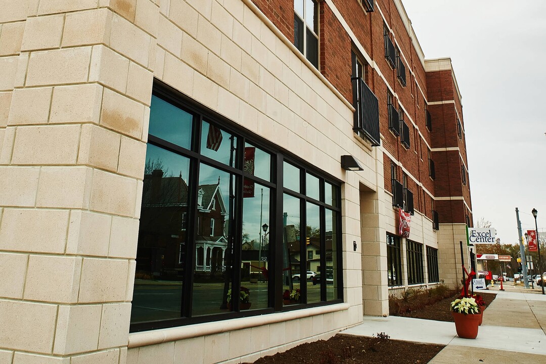 North Harrison Senior in Shelbyville, IN - Foto de edificio