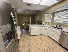 79705 Iris Ct in La Quinta, CA - Building Photo - Building Photo