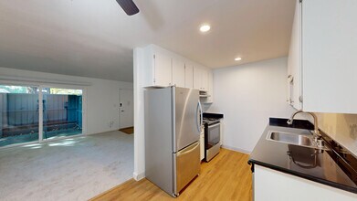 450 Alameda del Prado in Novato, CA - Building Photo - Building Photo