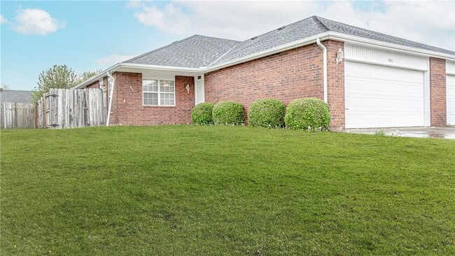 2006 S Old Wire Rd in Rogers, AR - Building Photo - Building Photo