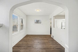 2421 E 67th Terrace in Kansas City, MO - Building Photo - Building Photo