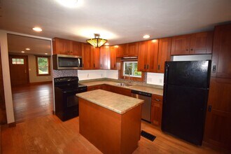 12 River Rd in Exeter, NH - Building Photo - Building Photo