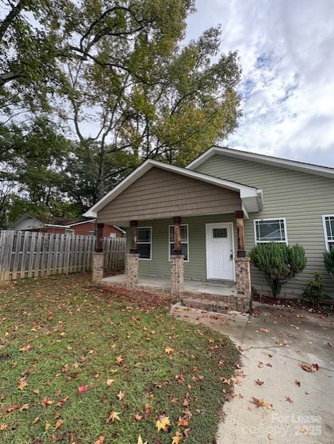 property at 917 Oakwood Ave