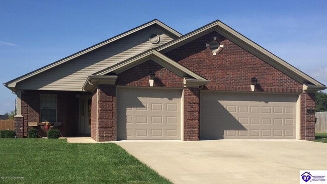 101 Vineland Pkwy Dr in Vine Grove, KY - Building Photo - Building Photo