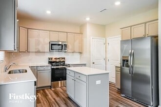 296 Barnes Lndg Dr in Four Oaks, NC - Building Photo - Building Photo