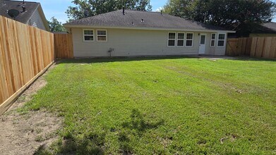 3865 Jasmine Dr in Alvin, TX - Building Photo - Building Photo