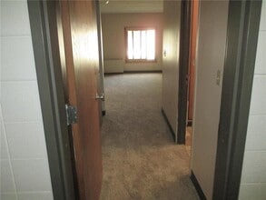 200 S 4th St in Marshall, MN - Building Photo - Building Photo