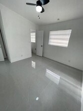 1517 NW 19th Ave in Fort Lauderdale, FL - Building Photo - Building Photo