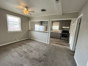 861 N 11th St in Noblesville, IN - Building Photo - Building Photo