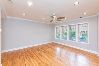 2709 W Argyle St in Chicago, IL - Building Photo - Building Photo